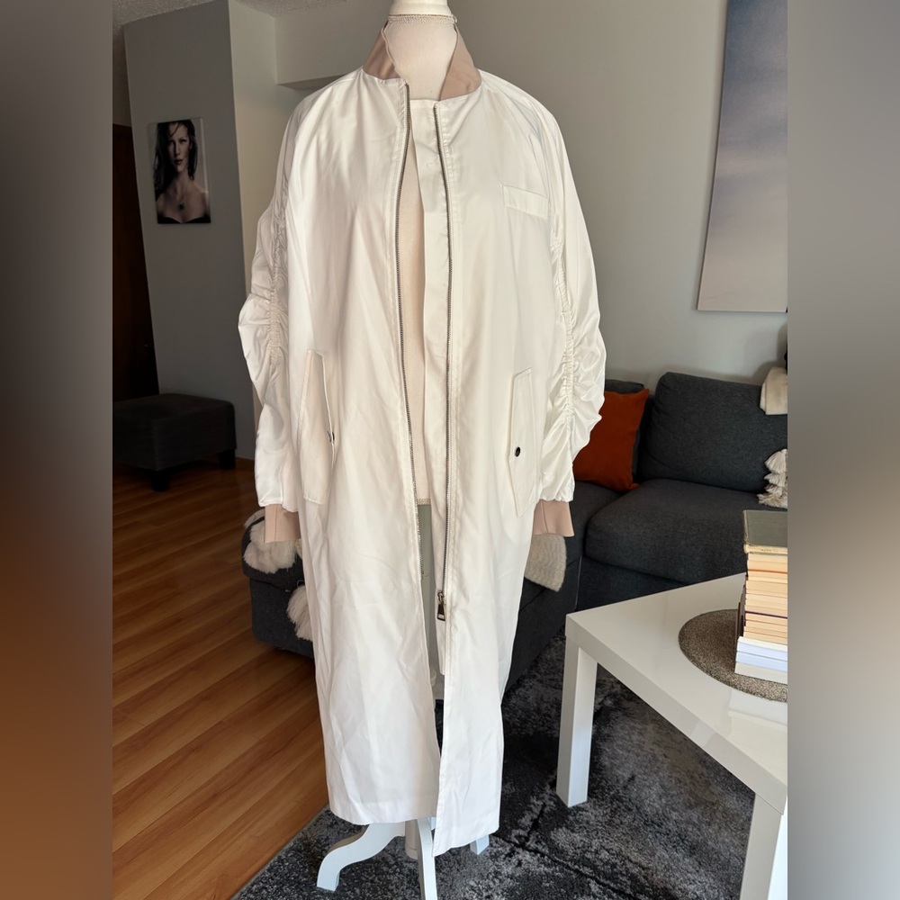 Elegant Women's Cream Trench Coat